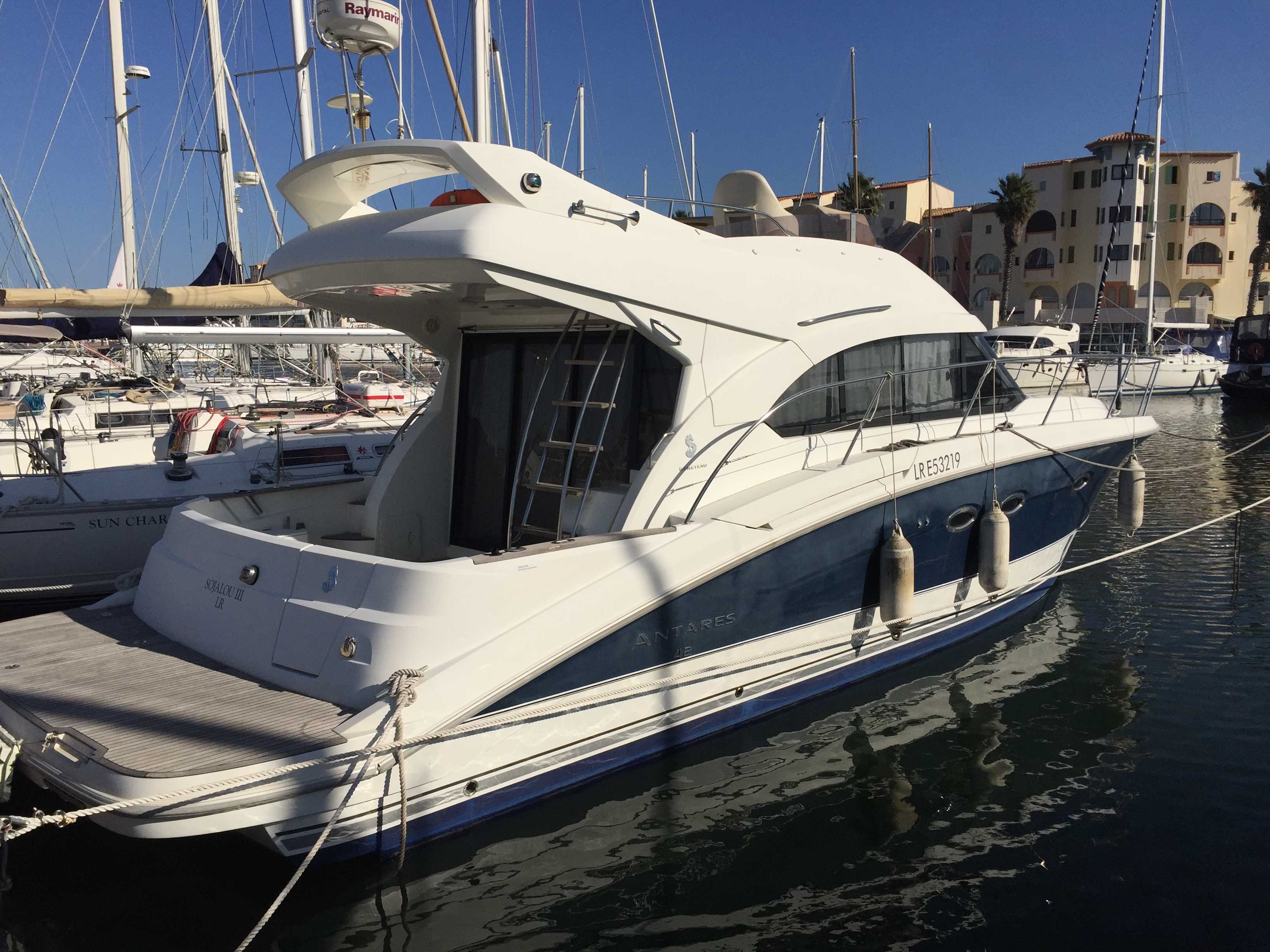 slider 2 Beneteau Antares 42